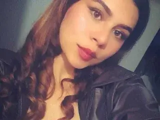 Aubrey19  live sex cam