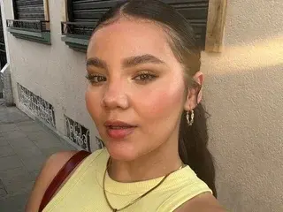 AlaskaRoss  live sex cam