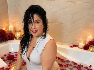 CurvyFiireLatina  live sex cam