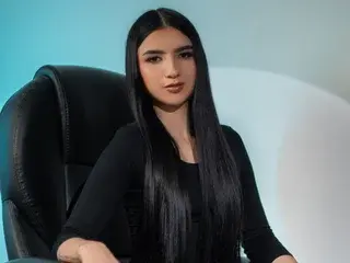 MilanMoon  live sex cam
