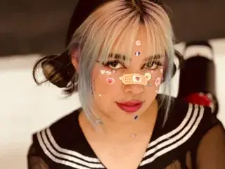 MaddieWaves  live sex cam