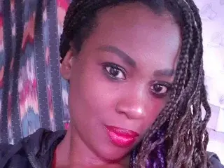 Naughtyyblack  live sex cam