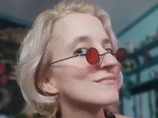 MissQuinCam  live sex cam