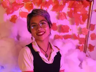 Lunarichy22  live sex cam
