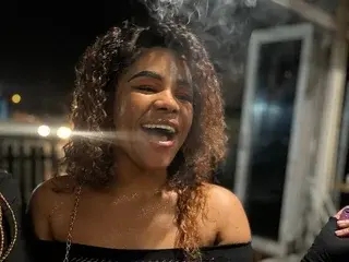 DojaBooty  live sex cam