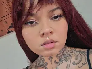 NahLua  live sex cam
