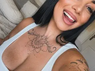 YourTattedAmy  live sex cam