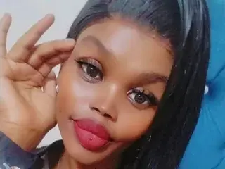 Leandra690  live sex cam