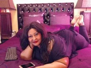 Mostertit42dd  live sex cam