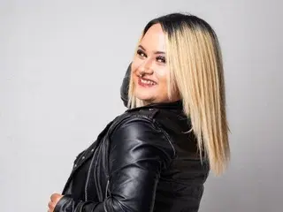 LindaBlosh  live sex cam