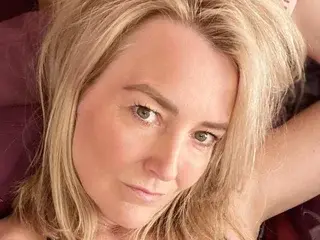MsGee  live sex cam