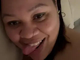 Ydamis26  live sex cam