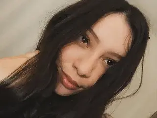 Luvyami  live sex cam