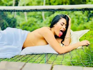 Emma_Johnson  live sex cam