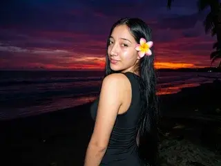 EmmaTeyylor  live sex cam