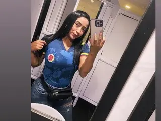 Raacheladamss  live sex cam