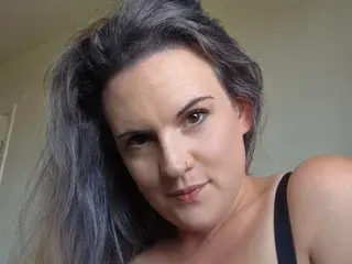 CurvyMaskedBabe  live sex cam