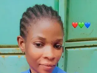 Honiegal  live sex cam