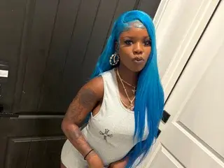 Loviefineass  live sex cam