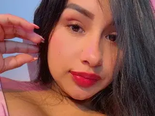 PrettyDaniels  live sex cam