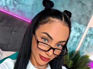 Hazzell  live sex cam