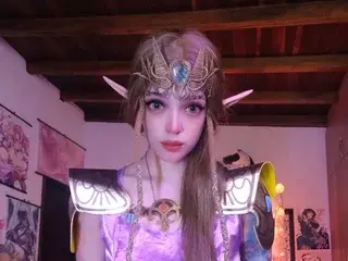 SaraMoon100  live sex cam