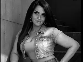 Milf_Mania  live sex cam