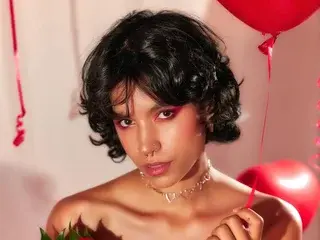 PrettyBlaze  live sex cam