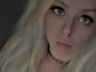 BrattyLittleDemonX  live sex cam