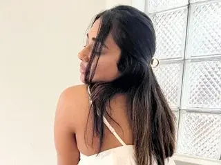 Sassy_SiennaXx  live sex cam