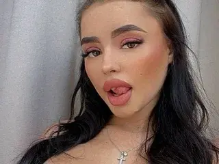 DaenerysDaen  live sex cam