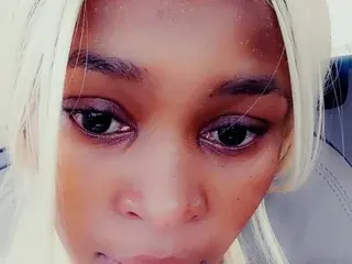 DesiredQueenza  live sex cam