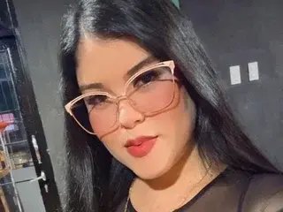Perla_luxe  live sex cam