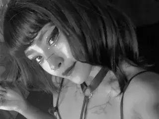 ZendaMoretti  live sex cam