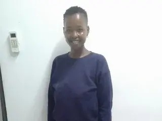 CurvyNoirx47  live sex cam