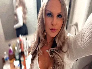 TiffanySkyyXo  live sex cam