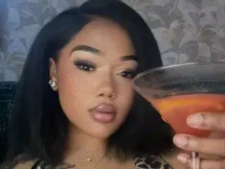 ZaraKnight  live sex cam
