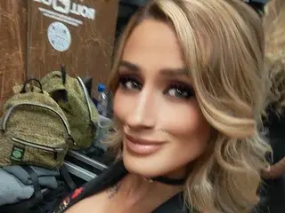 ChloeGene  live sex cam