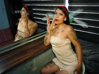 KymCorzo  live sex cam