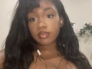 LucentBunnyy  live sex cam