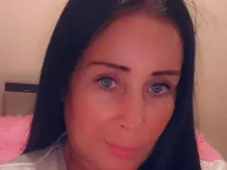 Francis87  live sex cam