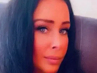 Francis87  live sex cam