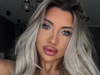 MoniqueCeleste  live sex cam