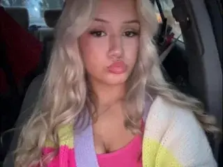 Kaci_Brooke  live sex cam