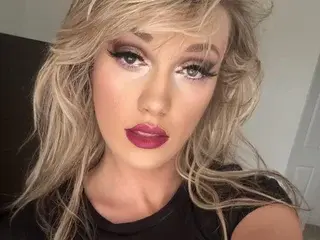 LunaLouiseLuxe  live sex cam