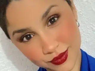 AnnieCarries  live sex cam