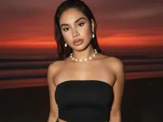 AntoniaPeige  live sex cam
