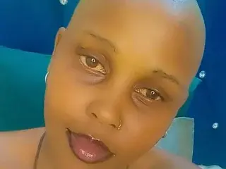 CurvyBootiliscious88  live sex cam
