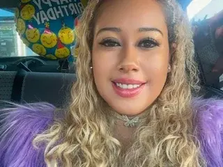 DiamondShyne  live sex cam