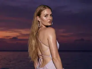 Nyssara  live sex cam